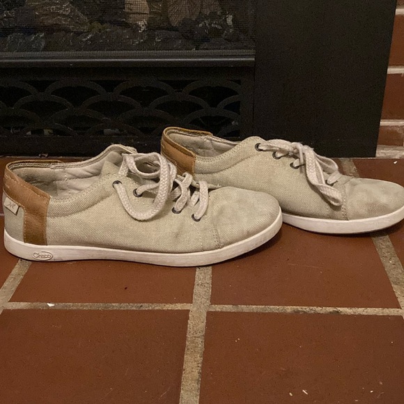 Crème Chaco tennis shoes - Picture 1 of 10